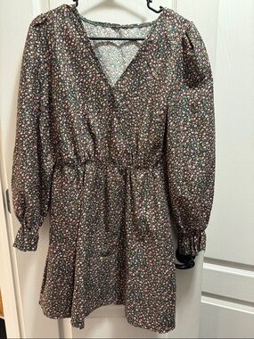 Dark Green Floral V-Neck Long Sleeve Dress